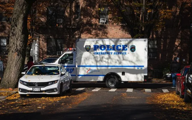 纽约：一名男子杀害四名家庭成员，打伤两名警察，随后被击毙