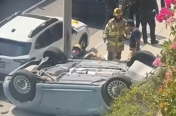 悲剧！爸爸教女儿学车，车辆从二楼直接冲出，父亲当场身亡