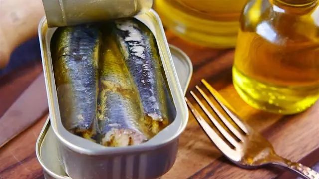 美社群掀「魚罐頭熱潮」 學者皺眉：經濟衰退警訊