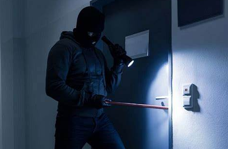 华人警惕！南湾盗窃案频发！警方：发现这类'推销员'立即报警！