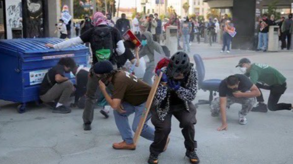 突发！纽约、LA爆发激烈冲突：ICE大规模抓捕非法移民！川普：出动国民警卫队！ - 华人街生活网