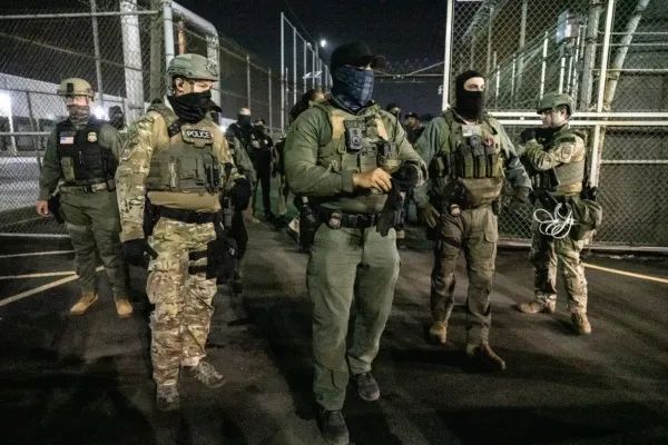 加速驱逐非法移民 ICE丰厚待遇招聘万名特工