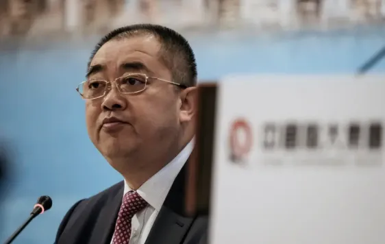 恒大二号人物「消失4年」藏身加州尔湾！妻子三处豪宅曝光，或只是冰山一角！