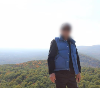 “抛妻弃子”也要去纽约！76岁翁经不起女网友的“暧昧情话” 收到门牌号就拎包赴约 结果…