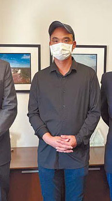 华人外卖郎被车撞伤，对方还上门偷拍！最终拿下200万美元赔偿金