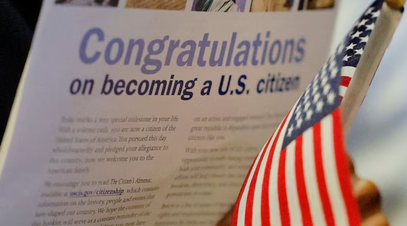难度更大、范围更广！移民局宣布入籍考试改革 恢复“2020年版本”