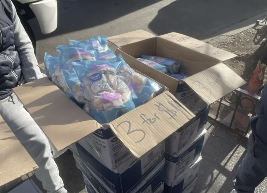 警惕！三包十块钱！纽约华人区惊现地摊海鲜　竟是超市召回的辐射大虾！