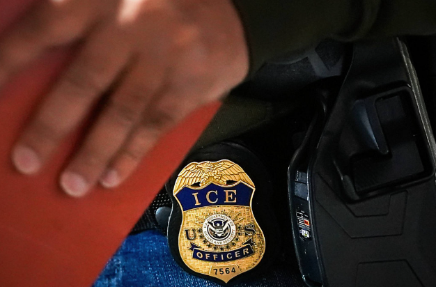 重磅！ICE今年在纽约州已逮捕超7488人，包括至少320名华人，其中一人狱中身亡