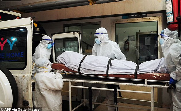 美国拉响警报！CDC紧急监控尼帕病毒，对印度发布二级旅行警告