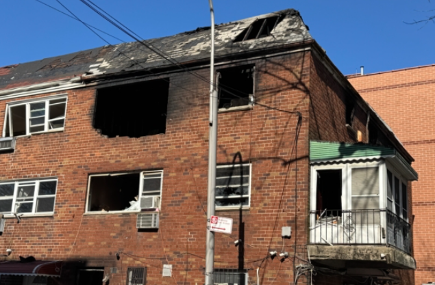 法拉盛4死火灾房屋：一楼为地下赌档、涉非法改建出租、租客背景杂...房东去年已去世