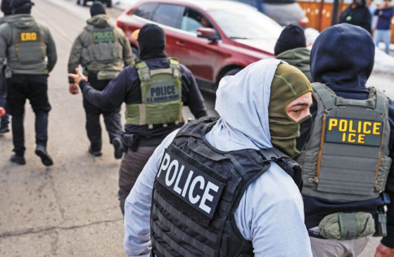 恐慌持续蔓延！ICE仍在大规模抓捕无犯罪移民！霍曼警告：只要你没身份，就永远都在执法名单上