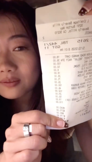 带蛋糕去餐馆吃饭！被收$110美元“切糕”费 女子发帖曝光 网友却又不同看法