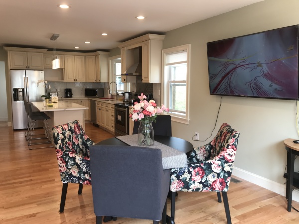 Malden/Oak Grove House三楼卧室转租,875$/月,带家具拎包入住