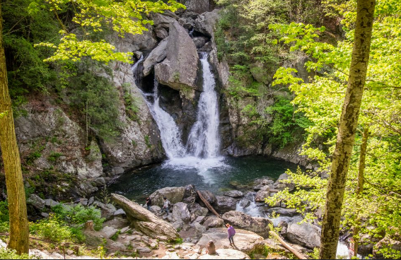 塔克尼克瀑布州立公园（Bash Bish Falls State Park）