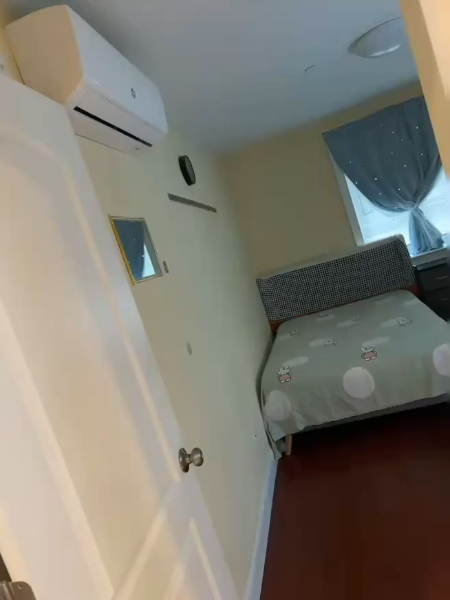 法拉盛46Ave 162街 出租一个单人房 独立卫生间 限一女