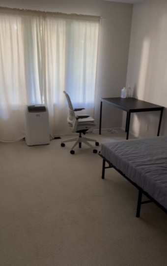 位于半岛Burlingame的SFH,找室友$1800/月起,即刻拎包入住