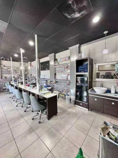 纽约上州指甲店出售,17年的老店,房租很便宜
