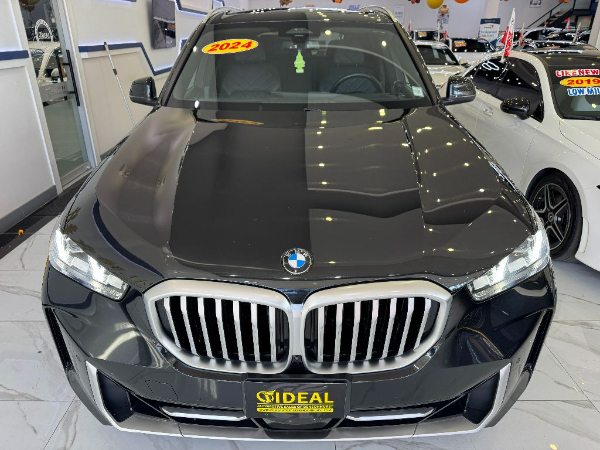 现车入库 2024 BMW X5 XDRIVE40I