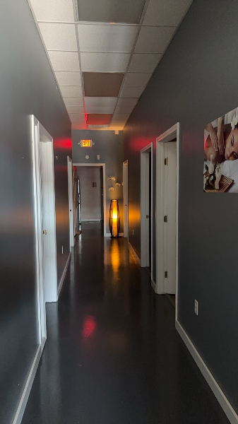 俄克拉荷马城周边小镇纯纯正规店按摩店转让