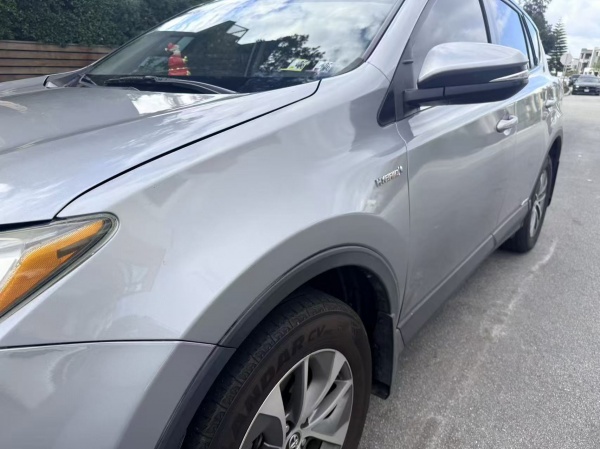 2018丰田RAV4混动，里程仅15万，车况优秀、$17000