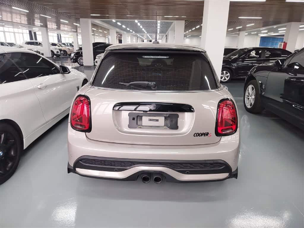 出售  MINI23款 改款2.0T COOPER  S 艺术家 五门版