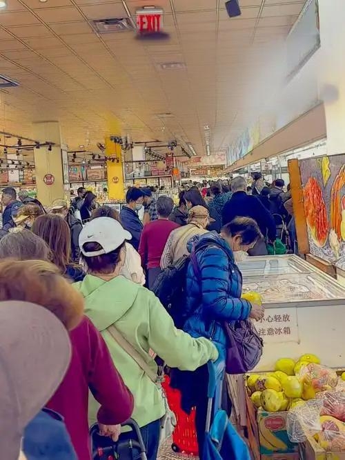 商品变少价格上涨，关税风暴恐冲击中国超市，华人商户：抓紧囤货