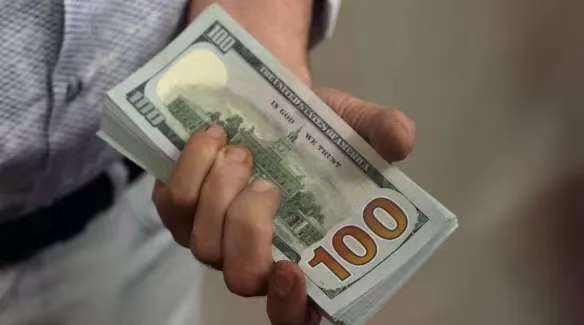 华人受影响！存款超$2000 白卡就或被取消 老人也不例外 但没身份就不影响