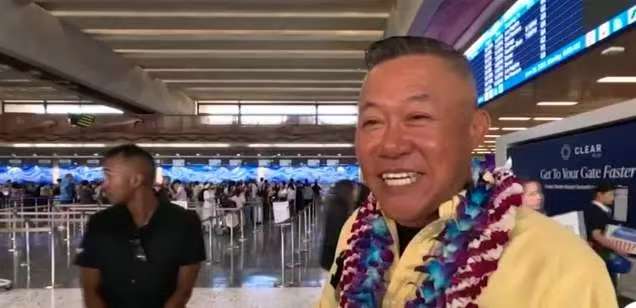7岁来美！男子在美生活50年 因一事绿卡被吊销 如今自愿买机票遣返回国