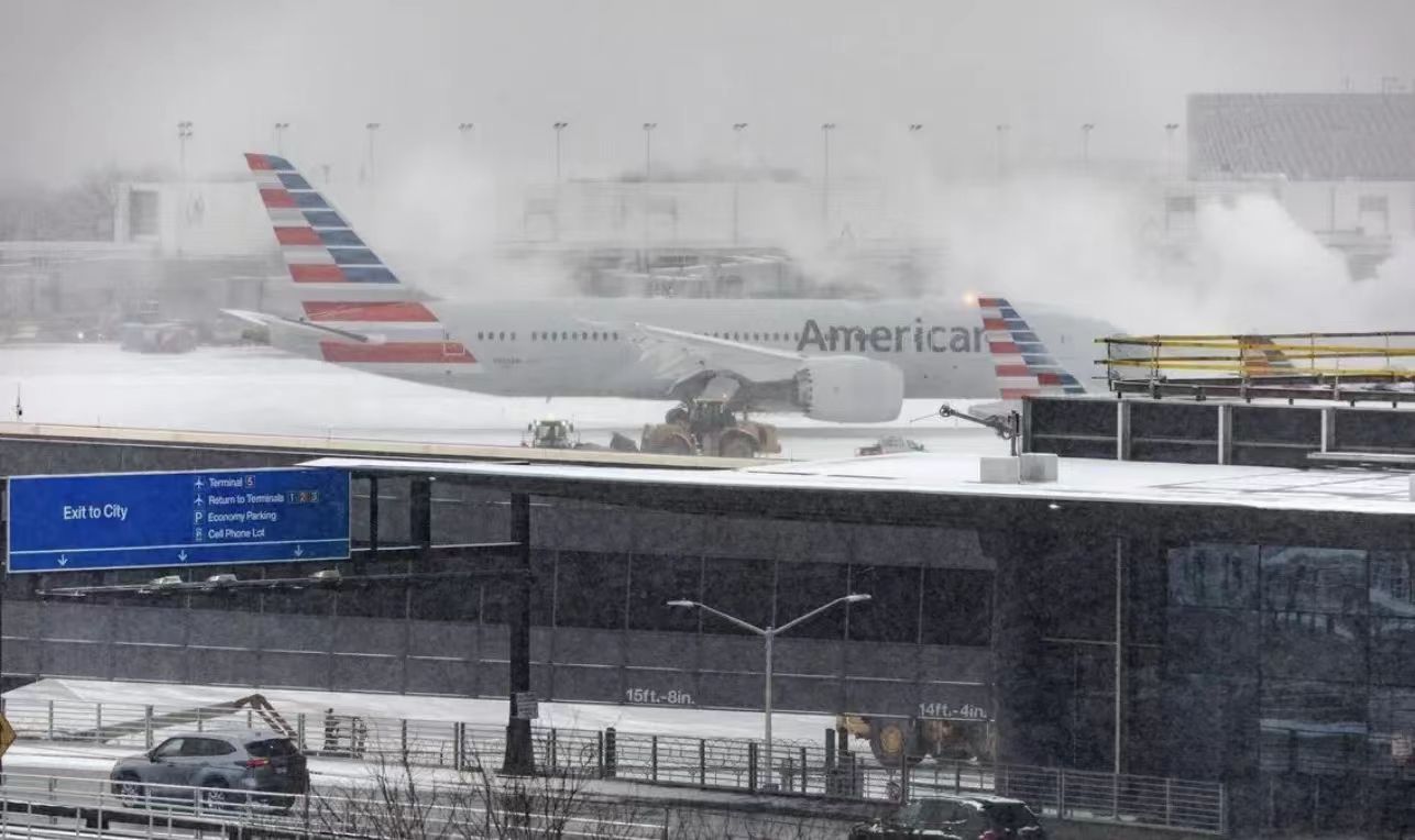 逾5000航班受阻，8000万旅客受困 暴雪重创中西部 积雪超8英寸，东部将再迎风雪！