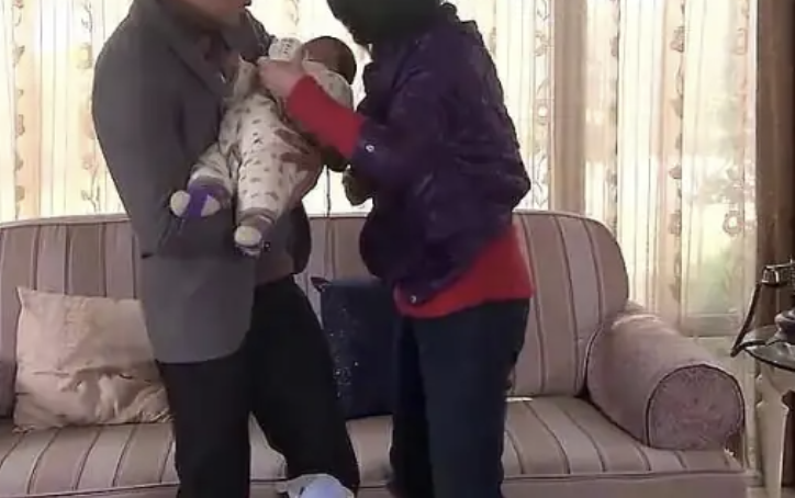 从中国来美带娃，护照被收走、一周工作140小时！华人夫妻雇保姆被控多项重罪