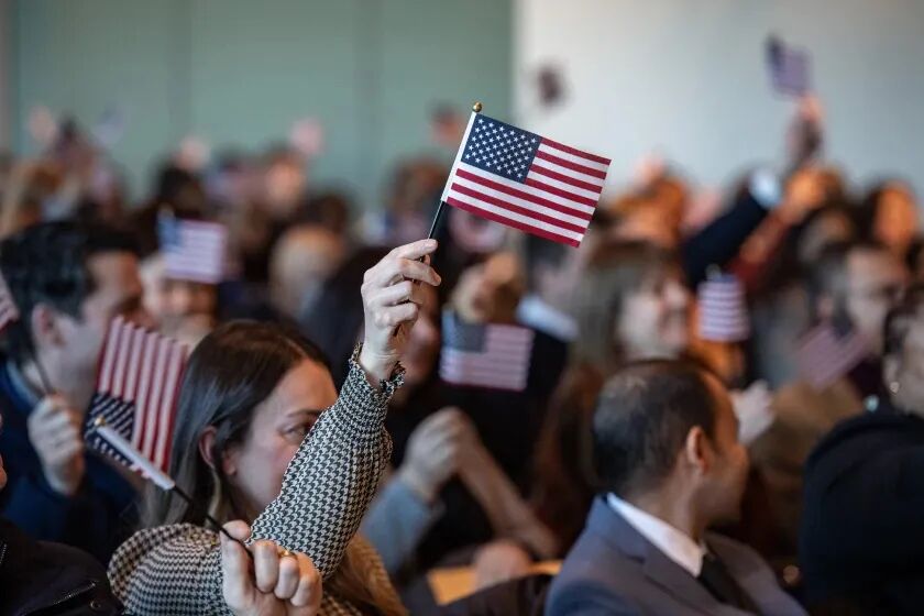 美国公民外籍配偶申请绿卡不再享受特殊待遇 170万个家庭面临分离