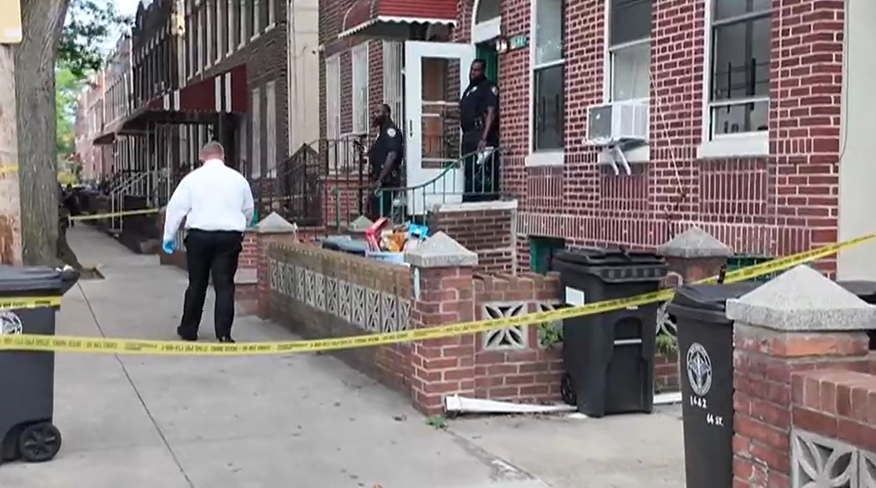 纽约华人区发生命案!40岁女子离奇死于公寓,邻居曾听见半小时猛烈撞击声!